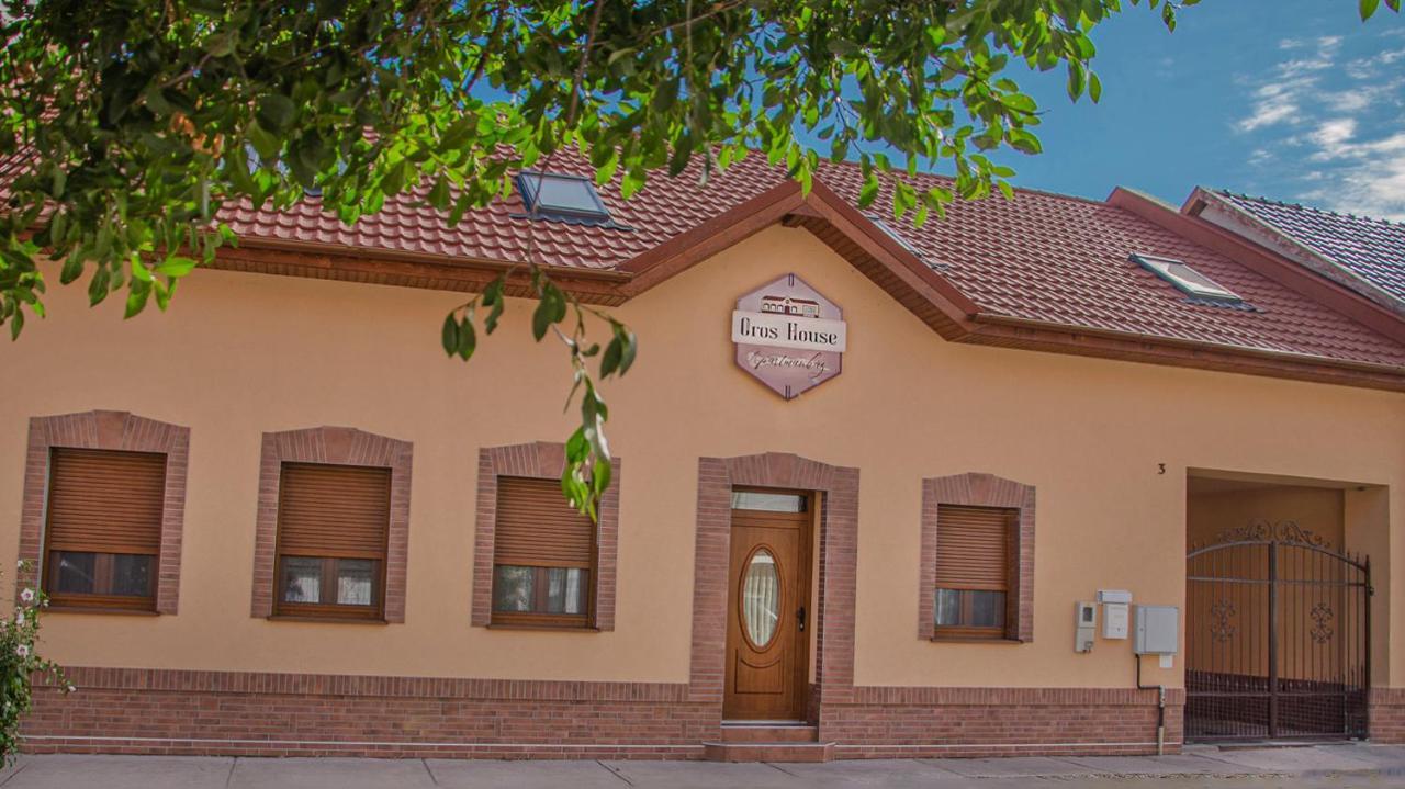 Oros House Apartmanhaz Orosháza Εξωτερικό φωτογραφία
