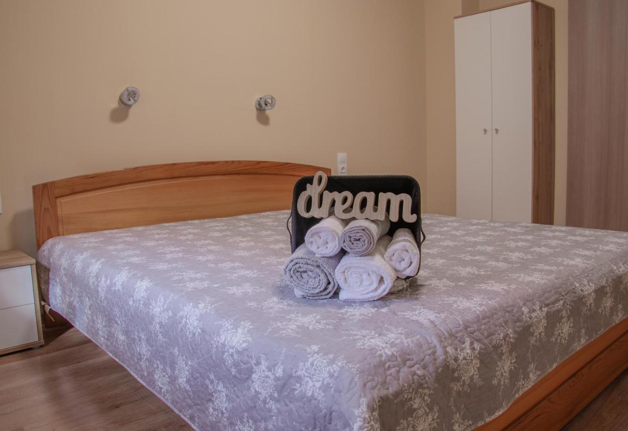Oros House Apartmanhaz Orosháza Εξωτερικό φωτογραφία