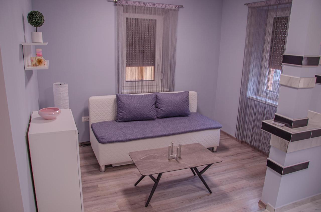 Oros House Apartmanhaz Orosháza Εξωτερικό φωτογραφία