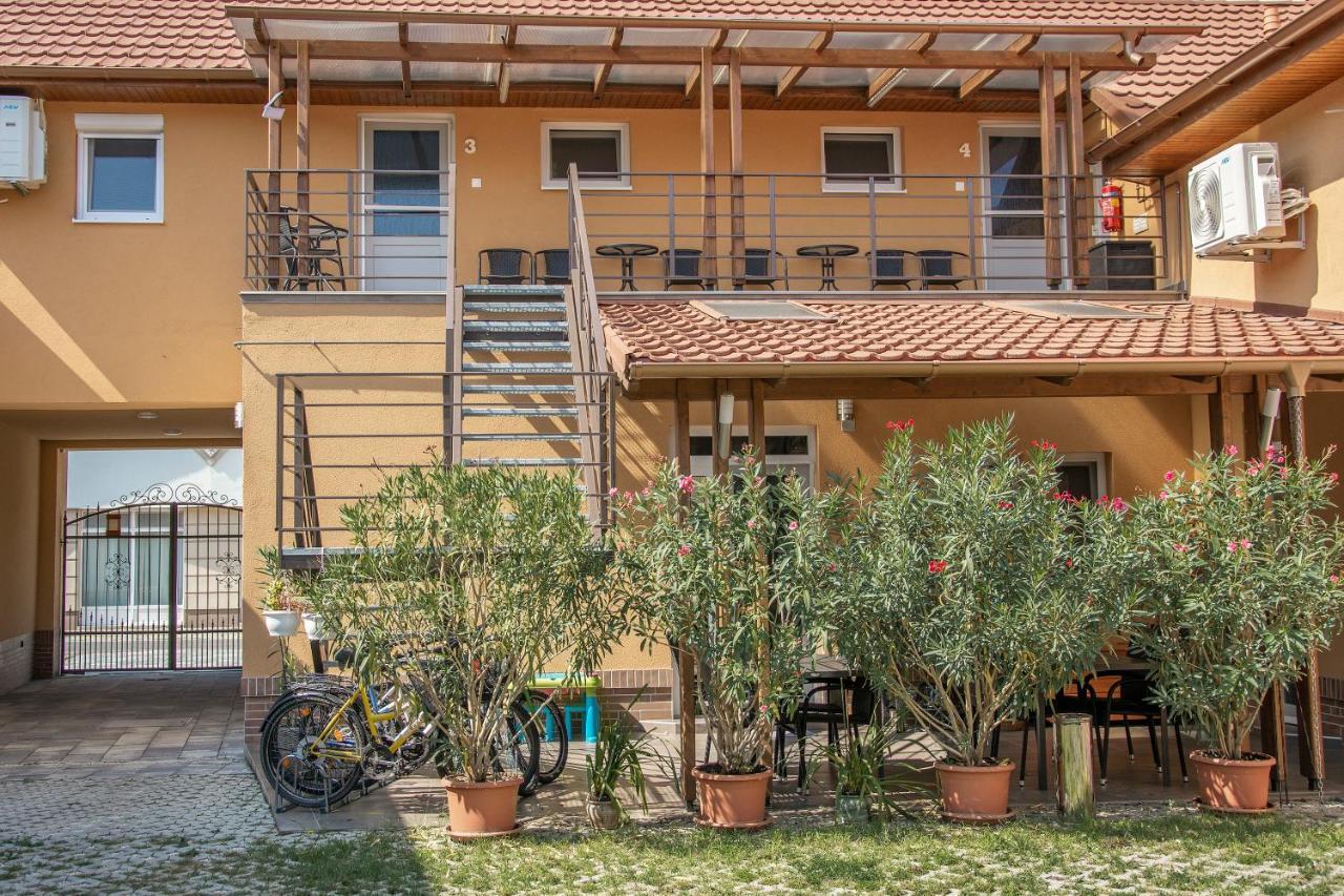Oros House Apartmanhaz Orosháza Εξωτερικό φωτογραφία
