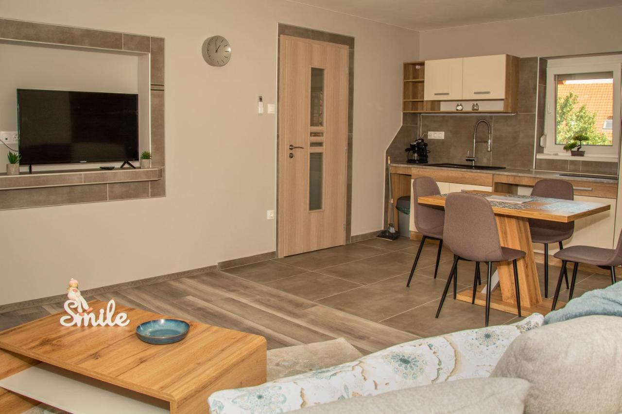 Oros House Apartmanhaz Orosháza Εξωτερικό φωτογραφία
