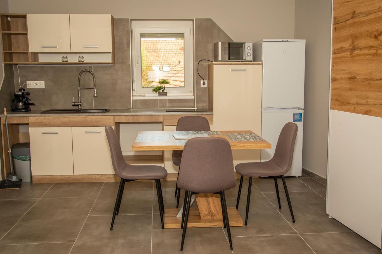 Oros House Apartmanhaz Orosháza Εξωτερικό φωτογραφία