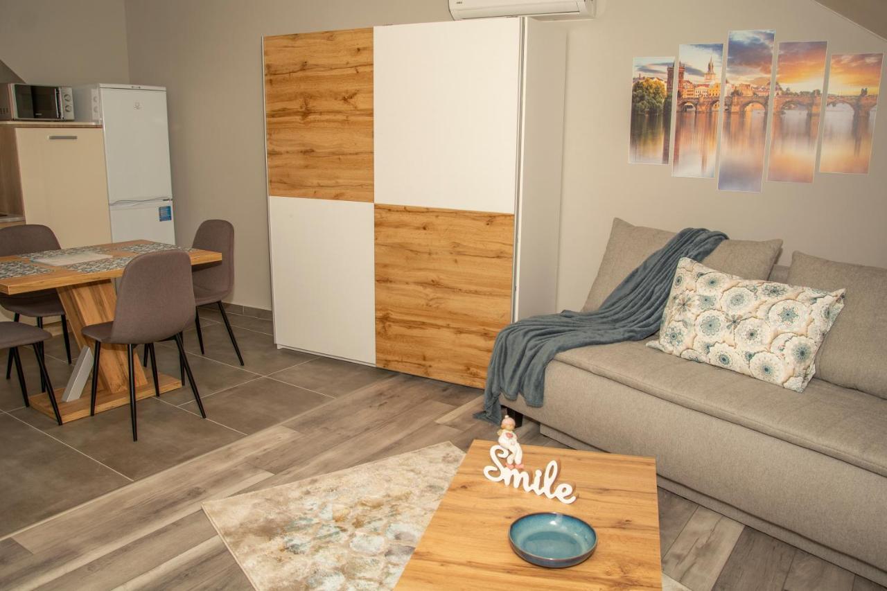 Oros House Apartmanhaz Orosháza Εξωτερικό φωτογραφία
