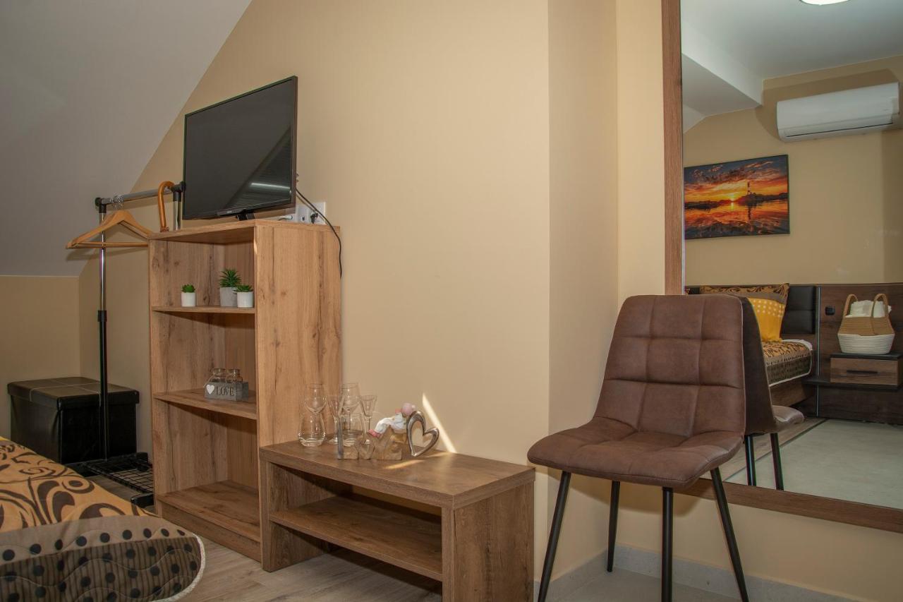 Oros House Apartmanhaz Orosháza Εξωτερικό φωτογραφία