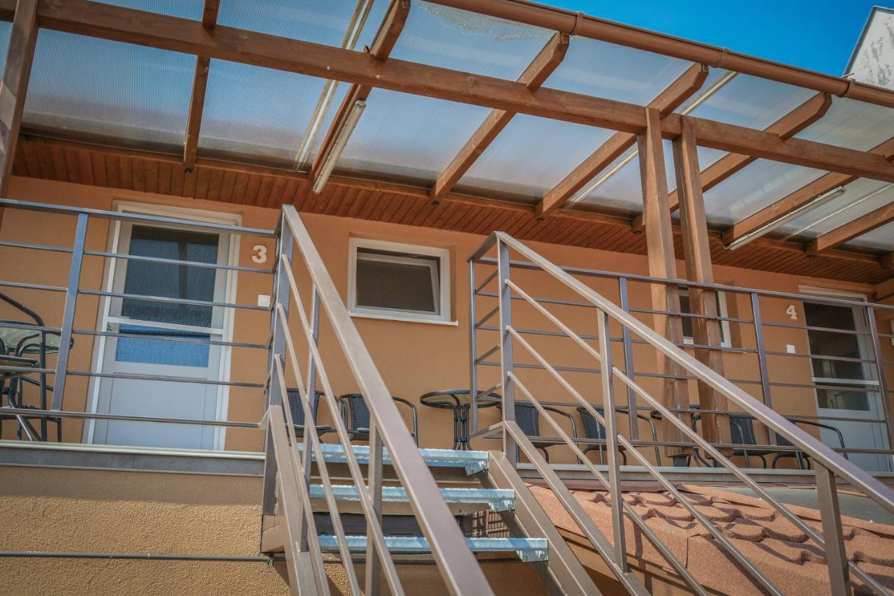 Oros House Apartmanhaz Orosháza Εξωτερικό φωτογραφία