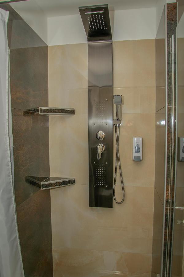Oros House Apartmanhaz Orosháza Εξωτερικό φωτογραφία